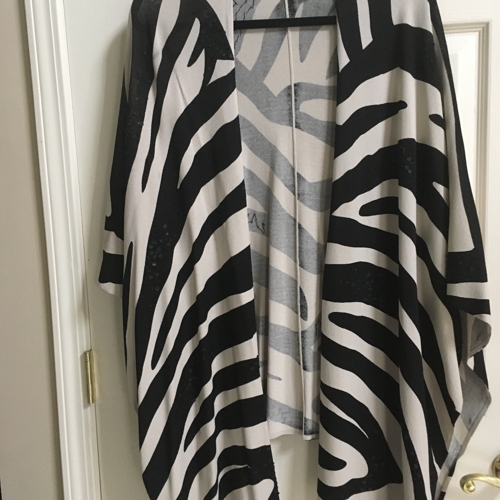 CHICO'S BLACK AND WHITE SHAWL WITH BLACK SEQUINS